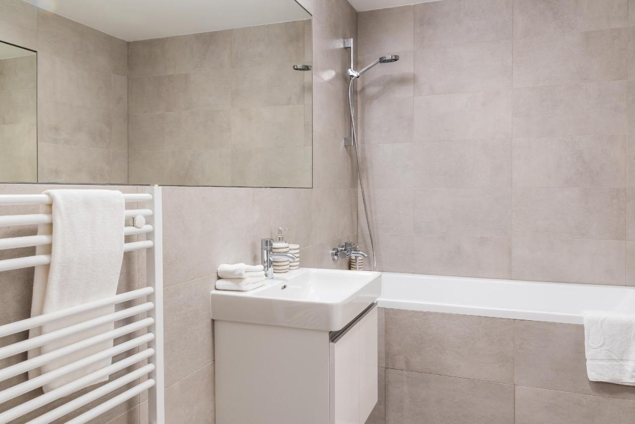 City Castle Apartments Free Parking Bratislava Ngoại thất bức ảnh