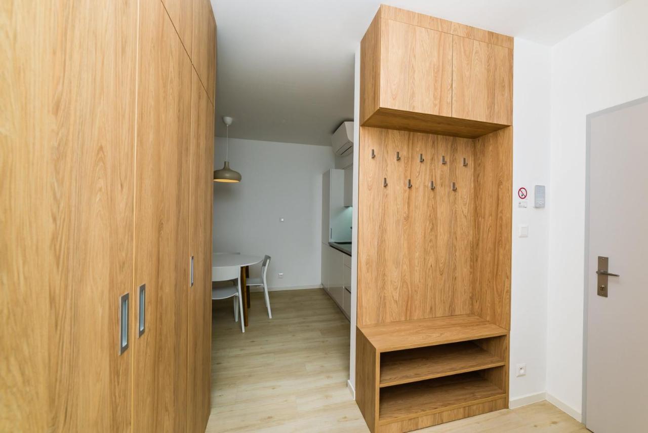 City Castle Apartments Free Parking Bratislava Ngoại thất bức ảnh
