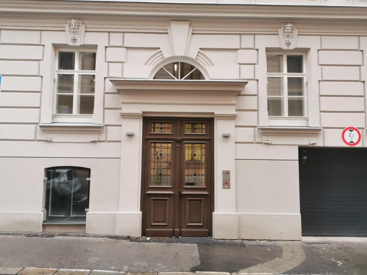 City Castle Apartments Free Parking Bratislava Ngoại thất bức ảnh